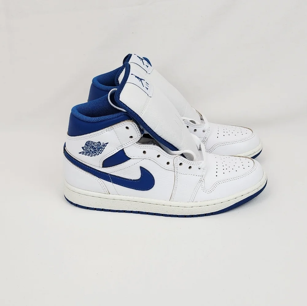 Air Jordan 1 Mid SE Sneakers White/Sail/Industrial Blue
